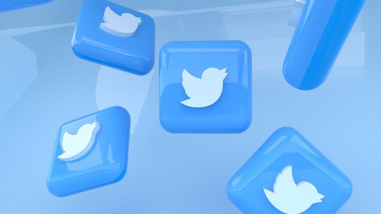 40 percent revenue drop at Twitter amid ad squeeze
